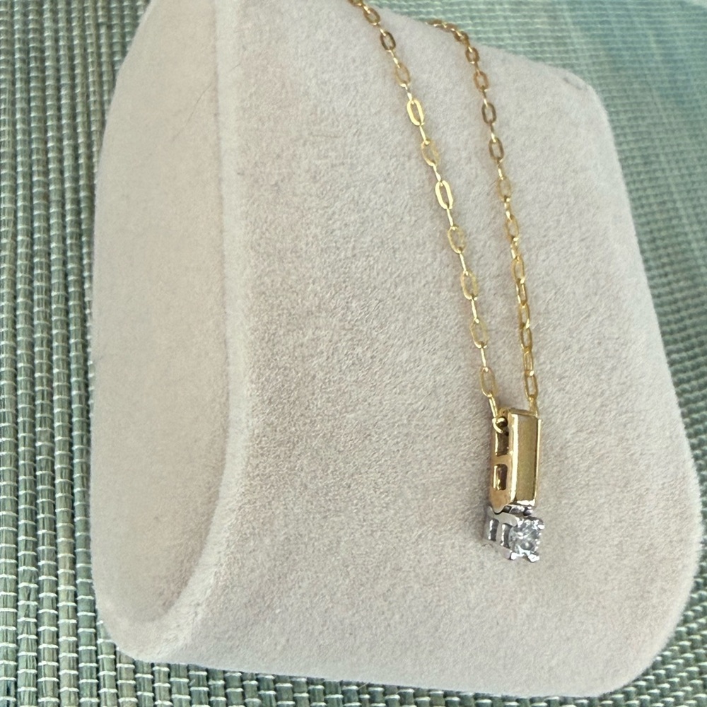 14k Yellow Gold Round Natural Diamond (.14) Pendant & 14k YG 18" Chain - Picture 4 of 7